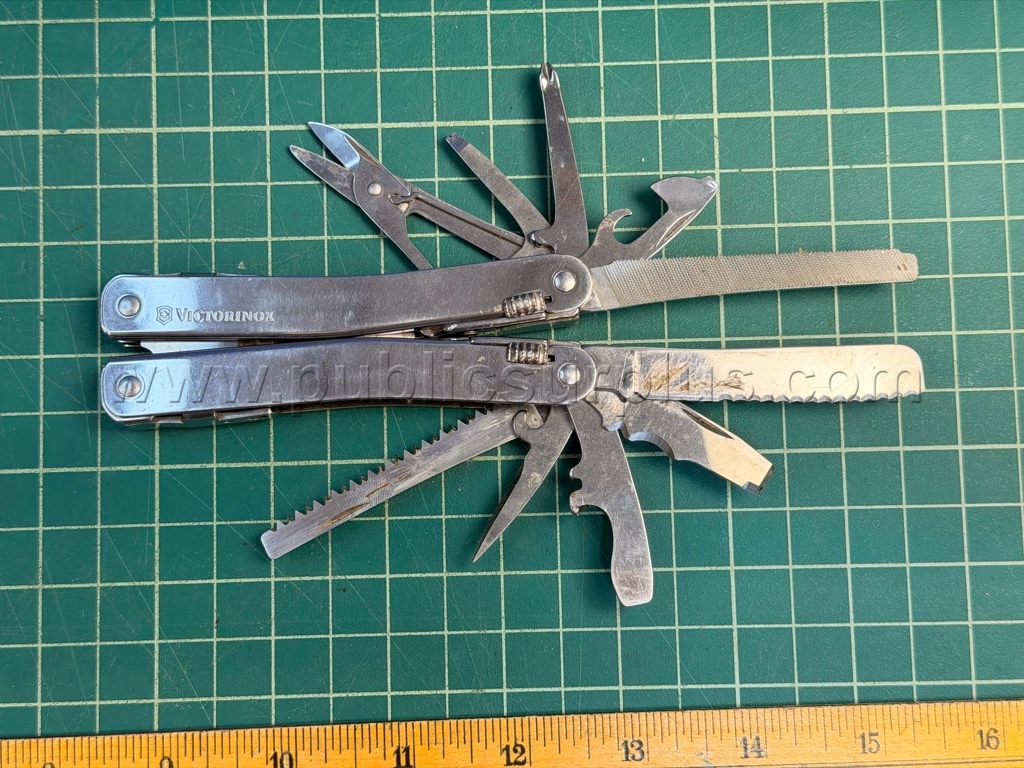 Victorinox Swiss Army Knives & Multi-Tools - Shipping $12.00 - photo 5