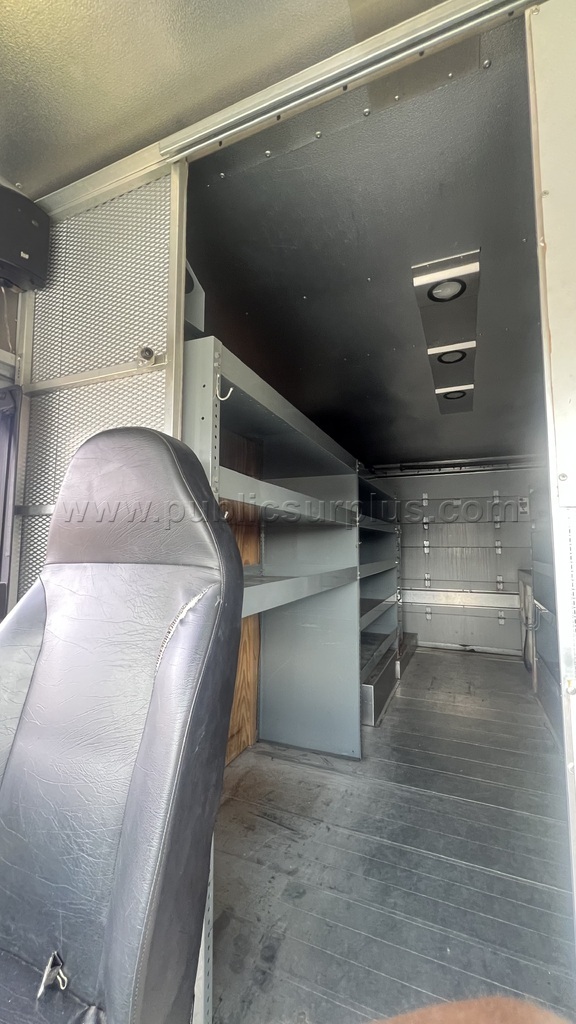2013 FORD 1 Ton STEP VAN - photo 5