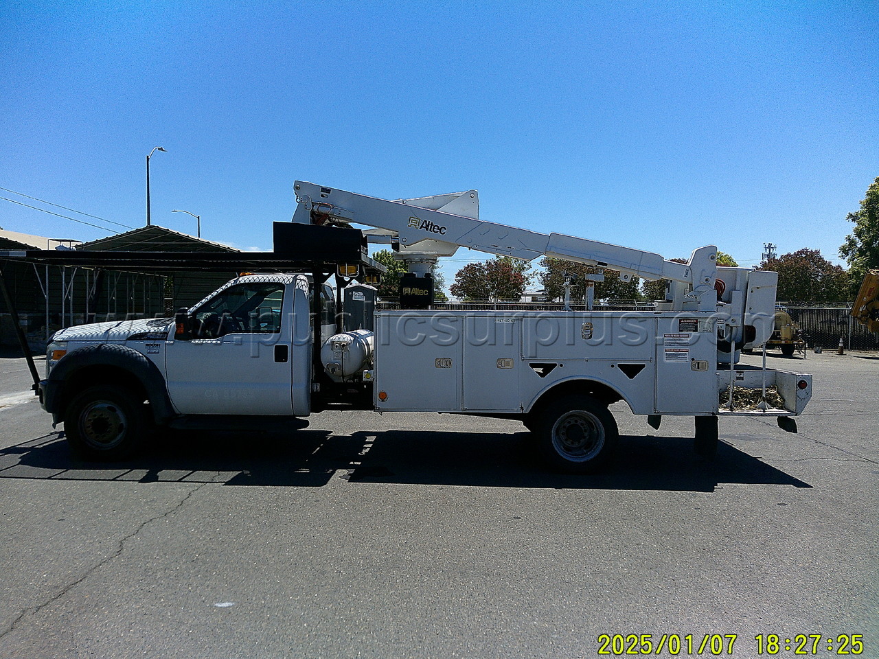 2014 Ford F550 Truck - photo 3