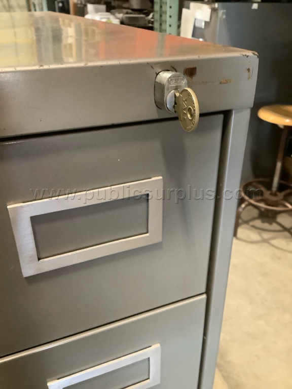 8101 - File Cabinet w/Key - photo 3