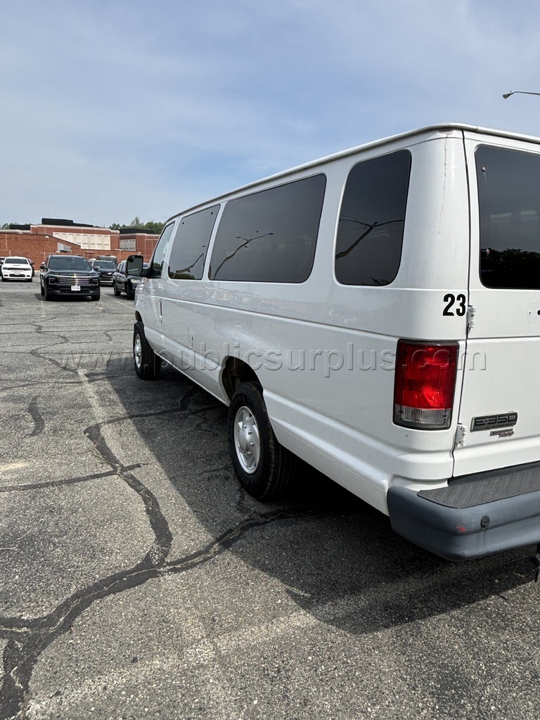 2014 Ford E-350 Super Duty - photo 4