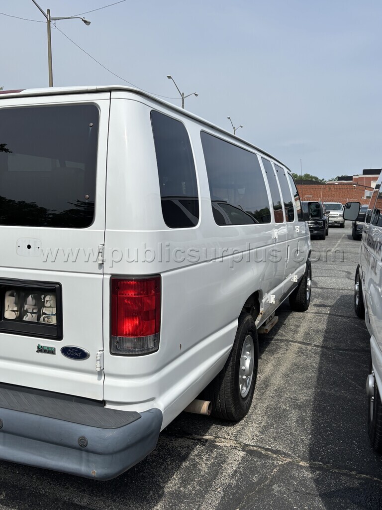 2014 Ford E-350 Super Duty - photo 5