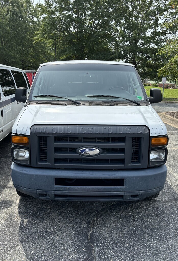 2014 Ford E-350 Super Duty - photo 2