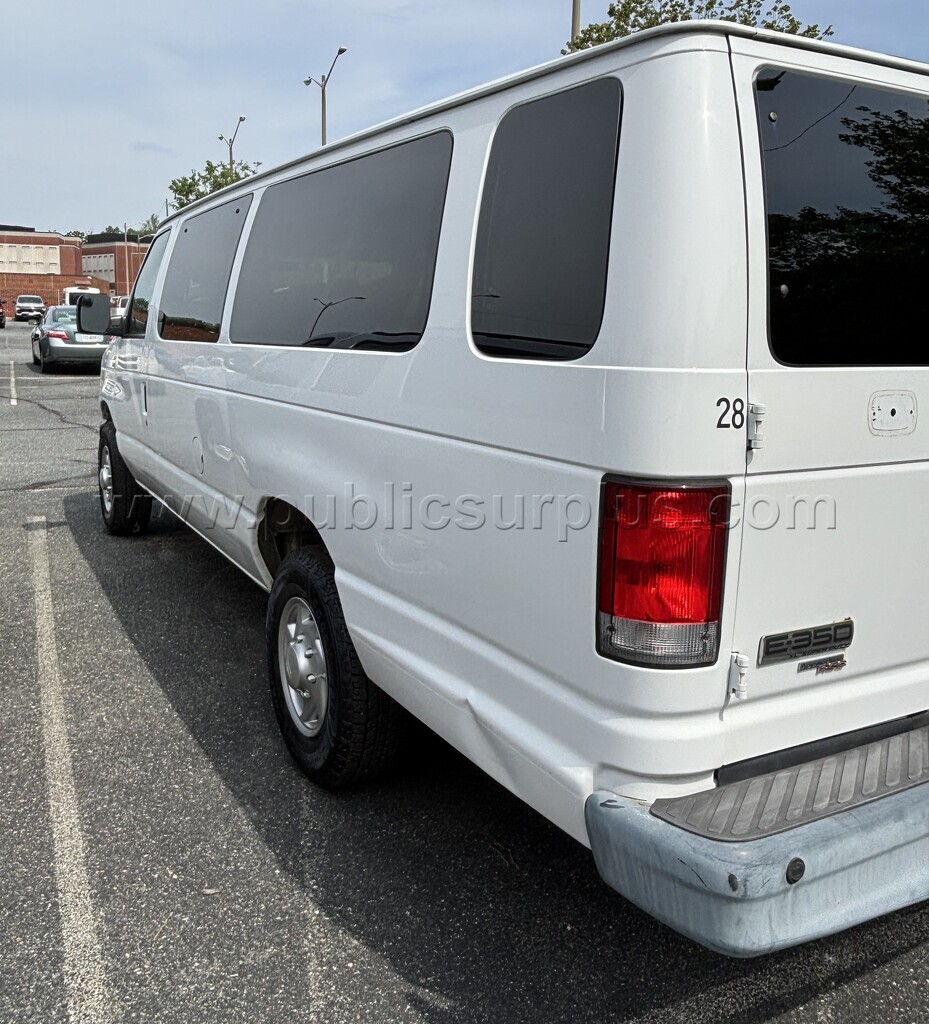 2014 Ford E-350 Super Duty - photo 4