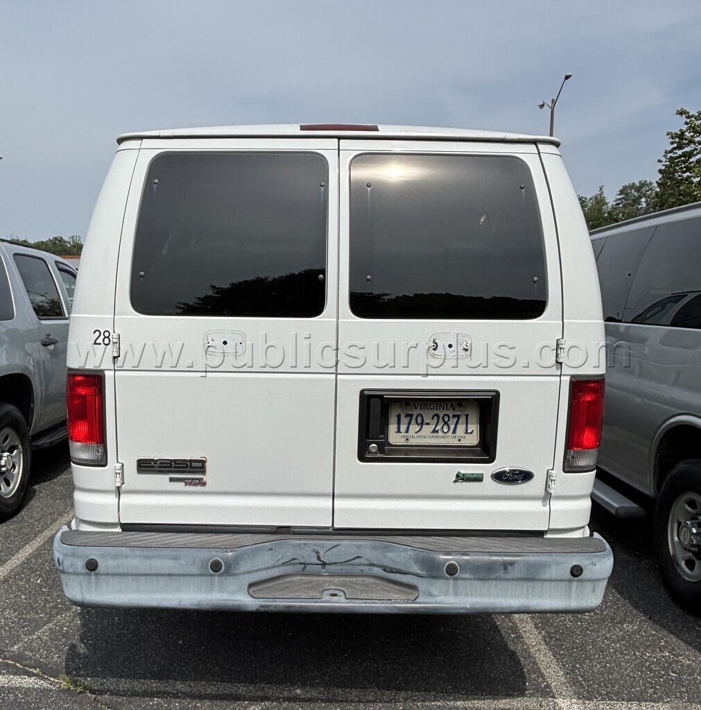 2014 Ford E-350 Super Duty - photo 3