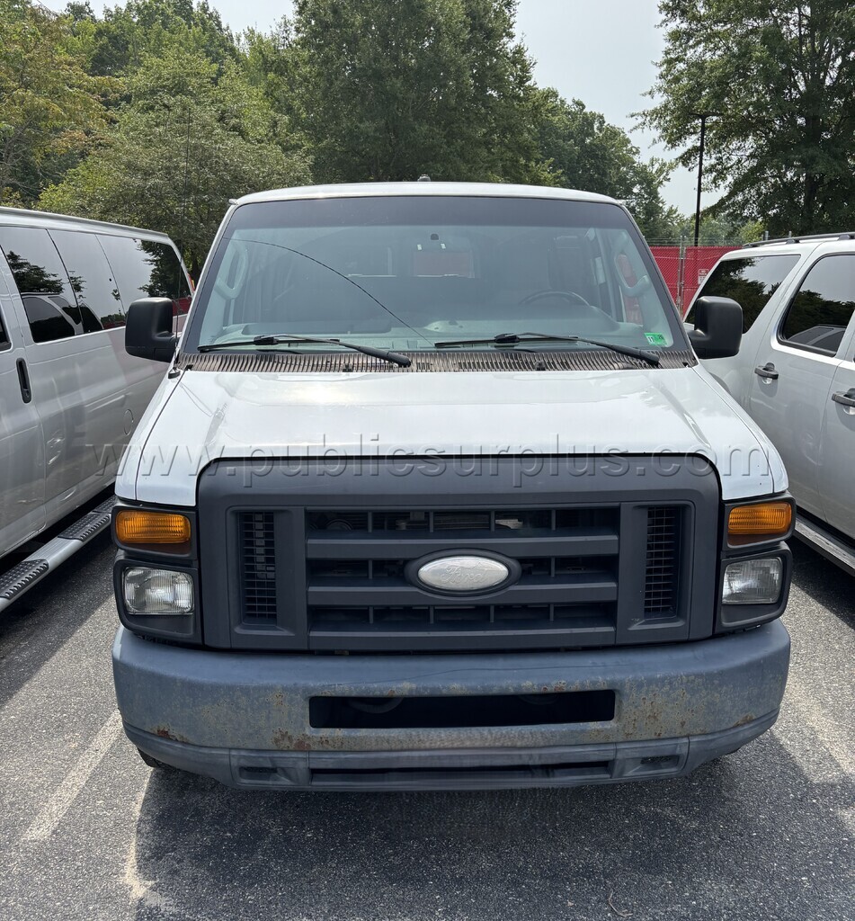 2014 Ford E-350 Super Duty - photo 2