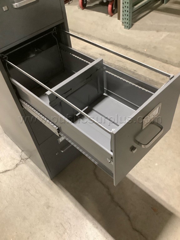 7661 - File Cabinet w/Key - photo 4