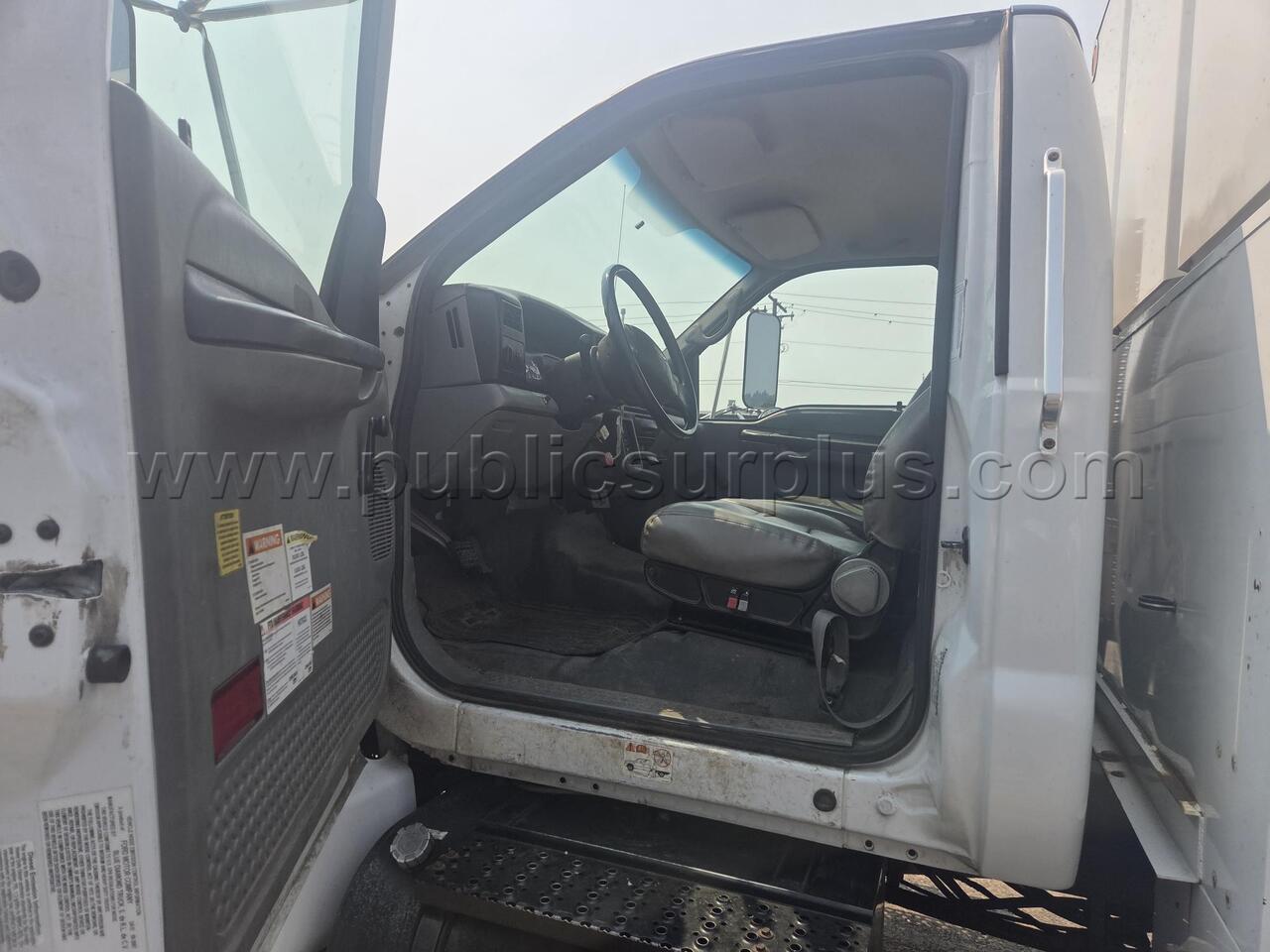 2008 Ford F750 Chip Truck - photo 5