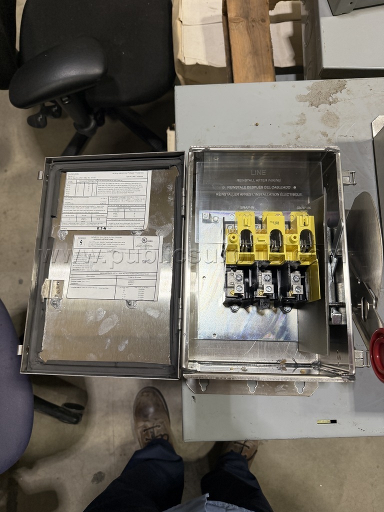 2 - Eaton stainless steel electrical disconnects - photo 2