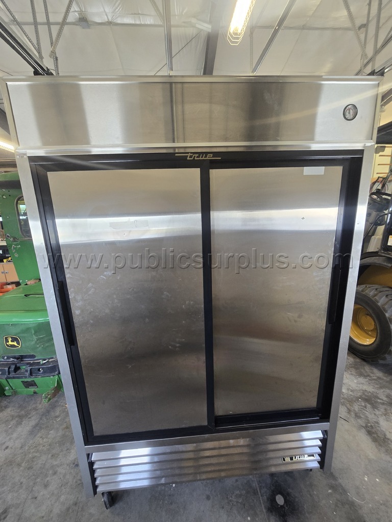 True Double Door Refrigeration Unit - photo 3