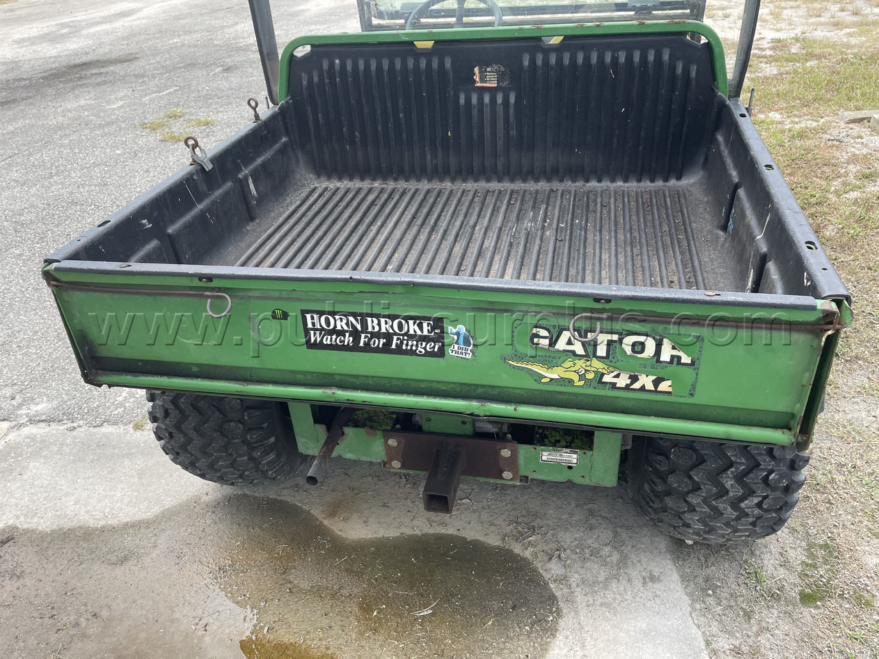 2002 John Deere Gator 4x2 - photo 2