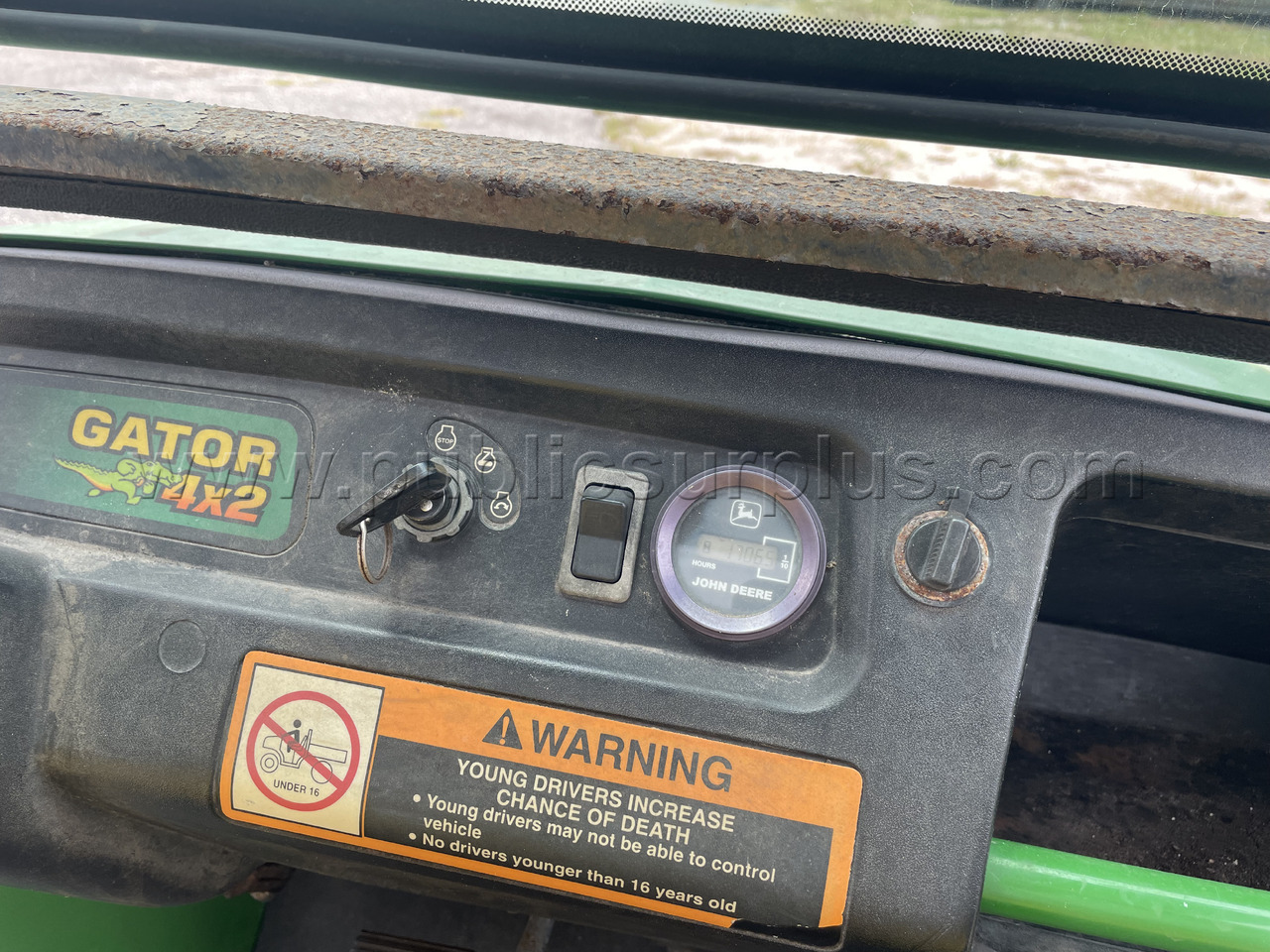 2002 John Deere Gator 4x2 - photo 4
