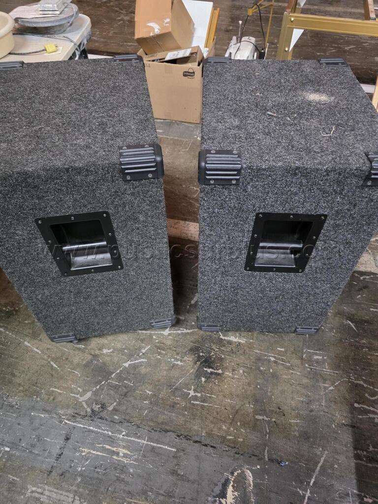 (2) Custom-built stage monitors with 15 Inch front-facing woofers and 1 tweeter - photo 3