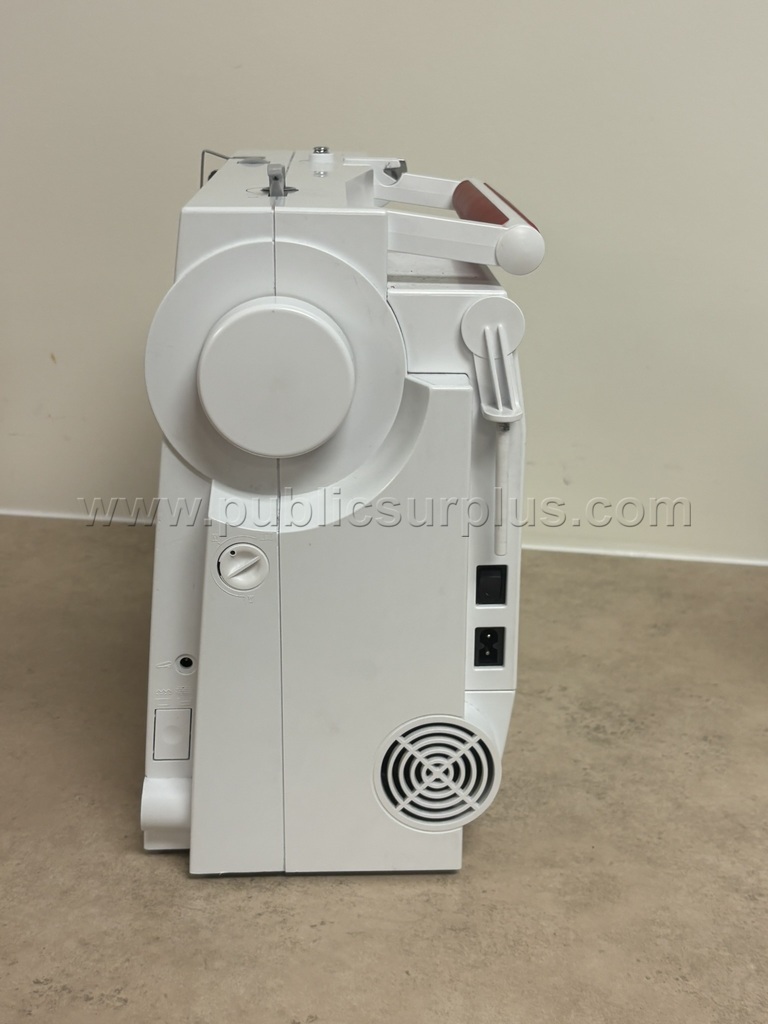 Bernina Sewing Machine - photo 4