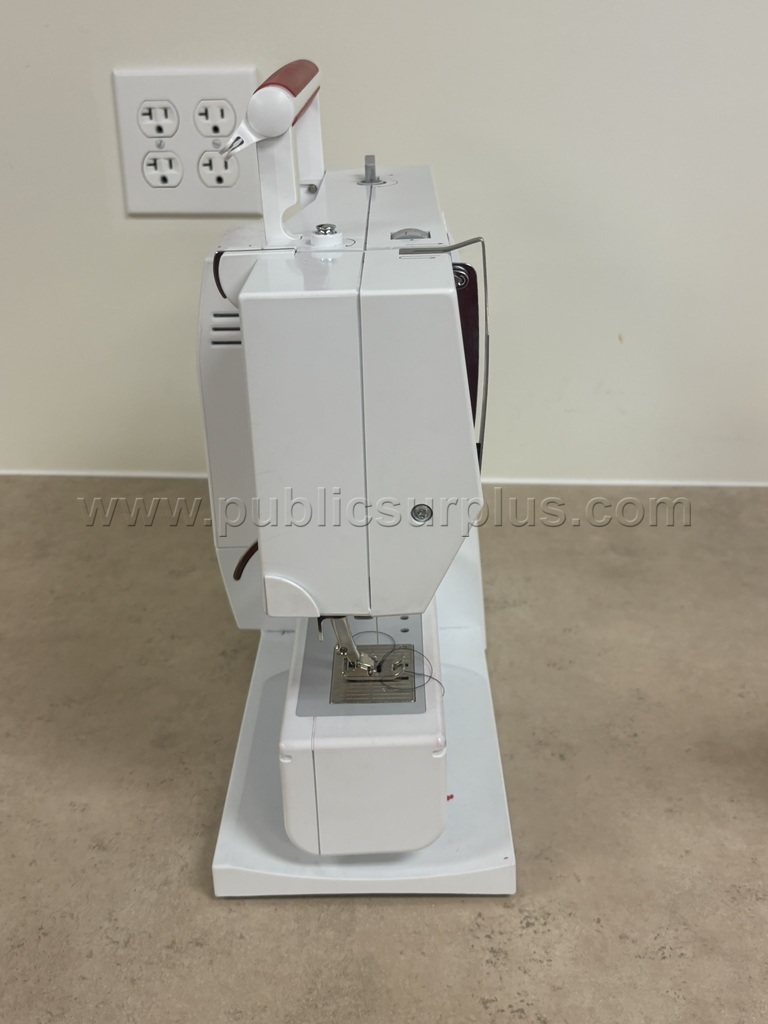 Bernina Sewing Machine - photo 5