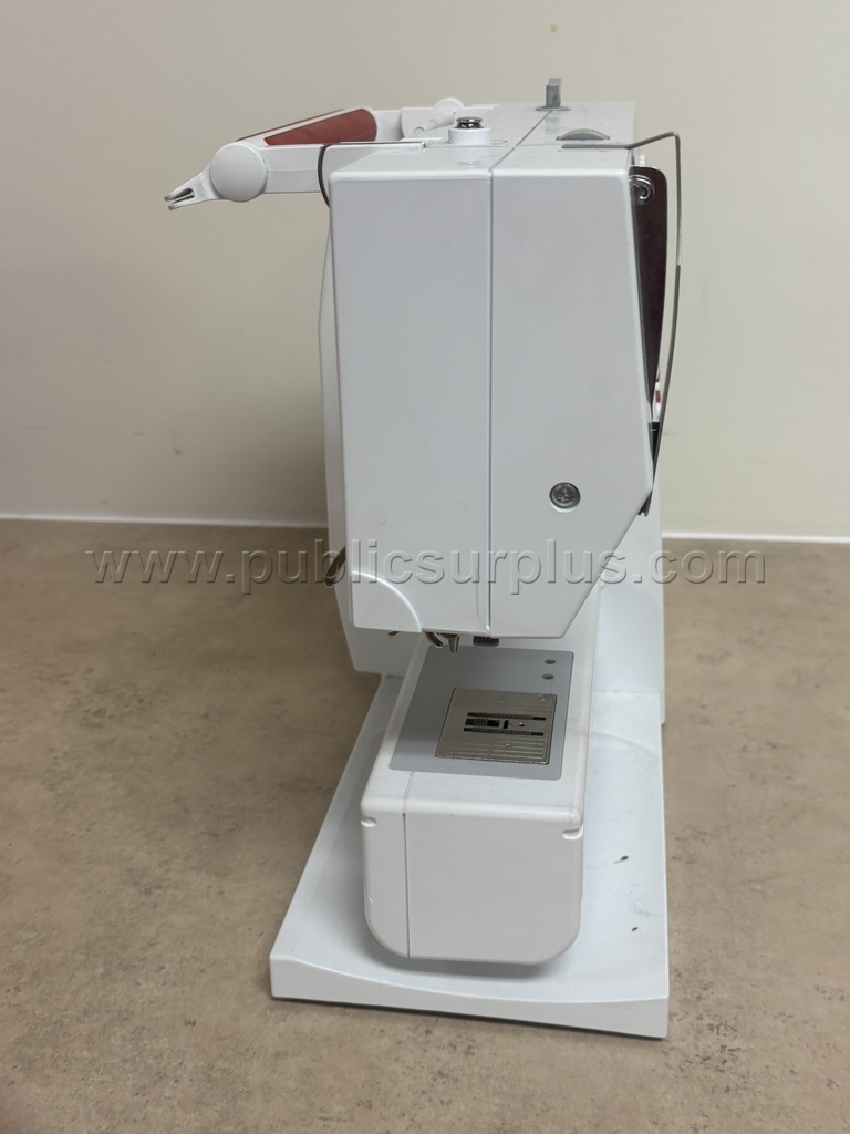 Bernina Sewing Machine - photo 5