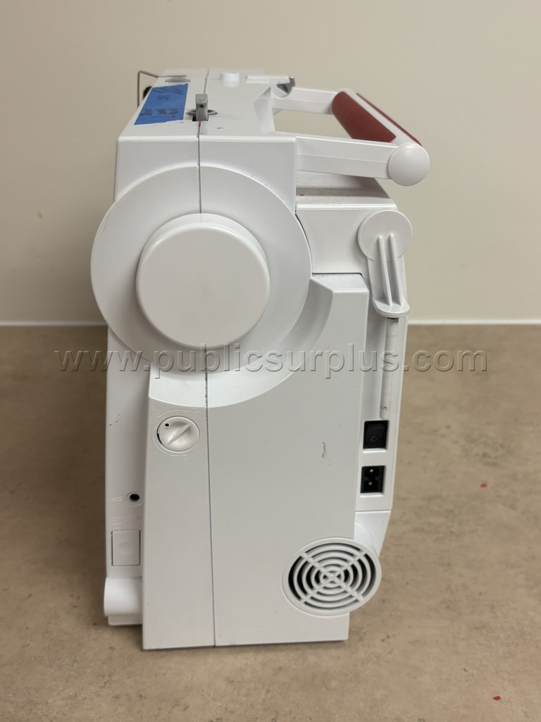 Bernina Sewing Machine - photo 4