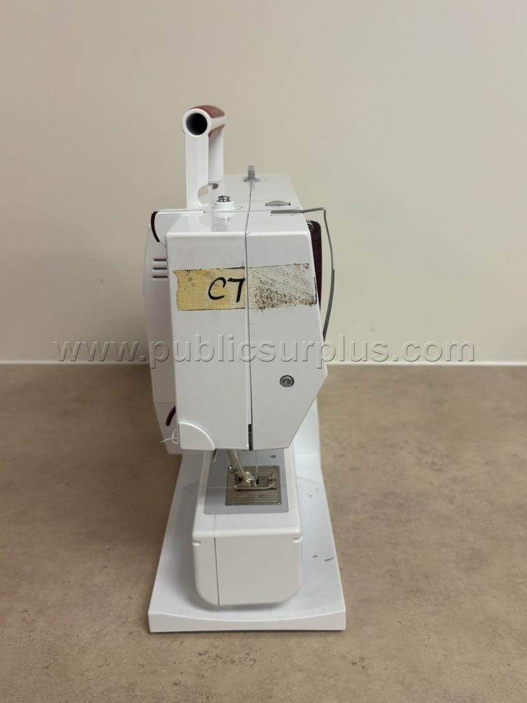 Bernina Sewing Machine - photo 4