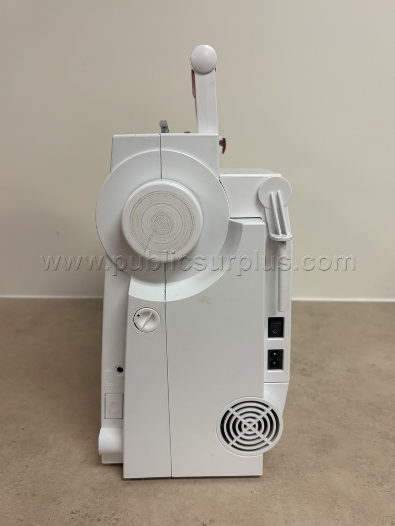 Bernina Sewing Machine - photo 3