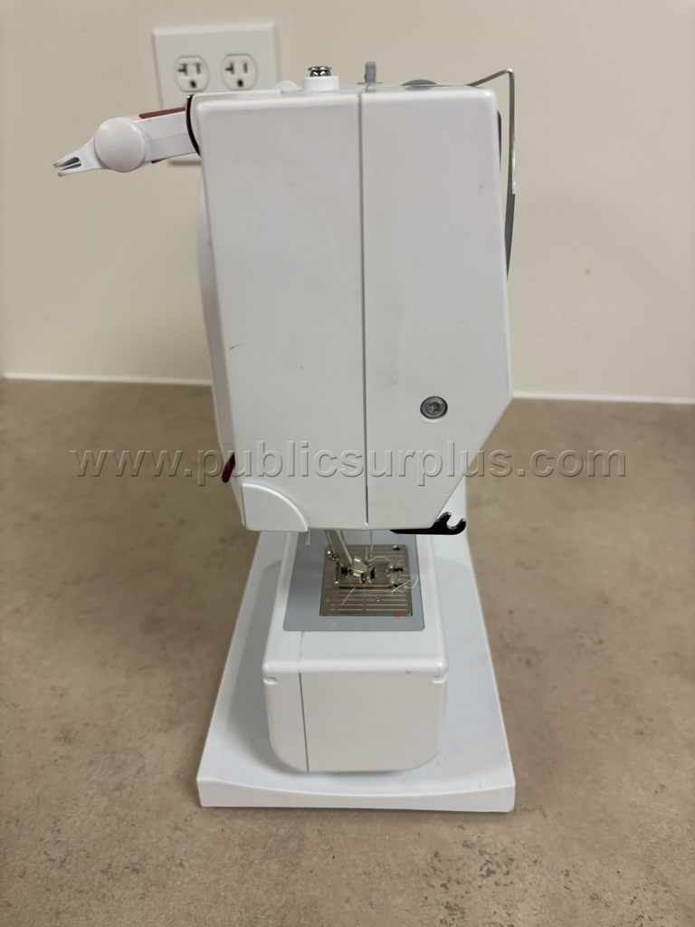Bernina Sewing Machine - photo 5