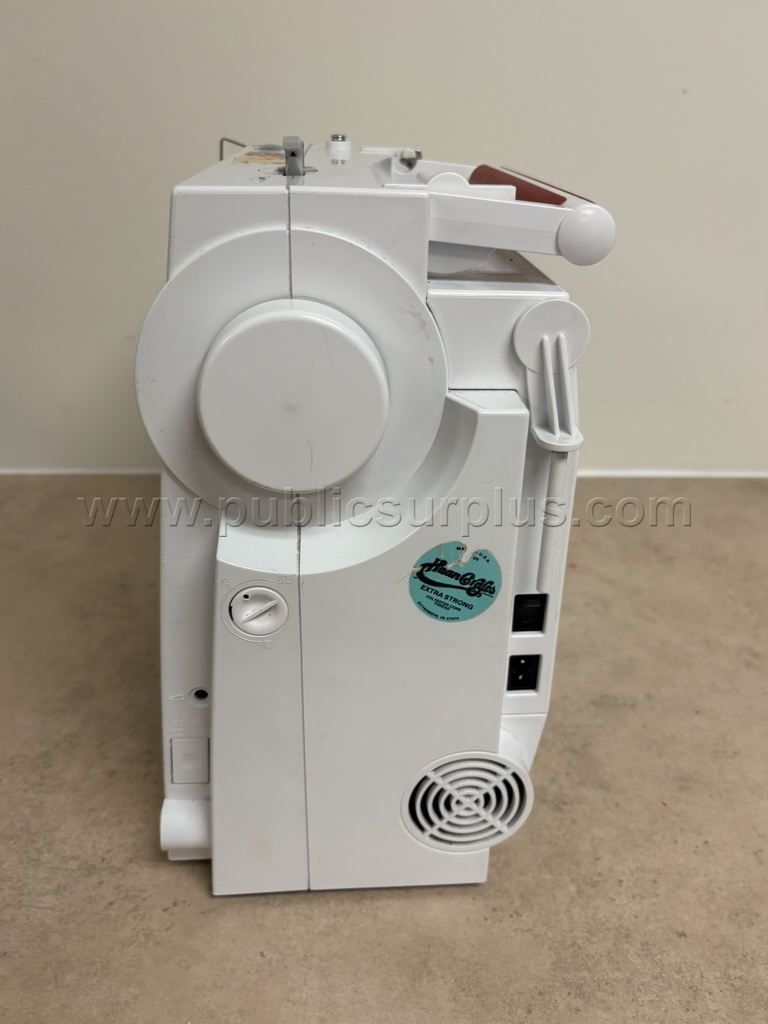 Bernina Sewing Machine - photo 3