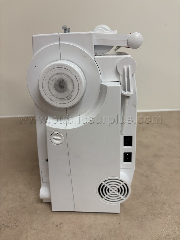 Bernina Sewing Machine - photo 3