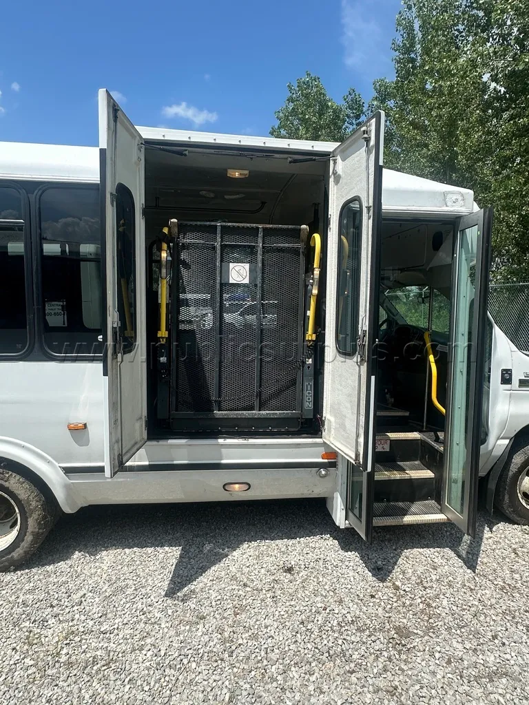 2008 Ford E-450 - 309 - photo 5