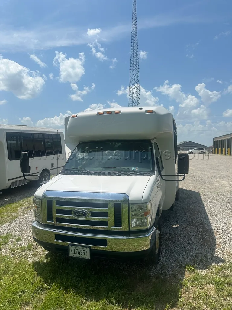 2008 Ford E-450 - 309 - photo 4