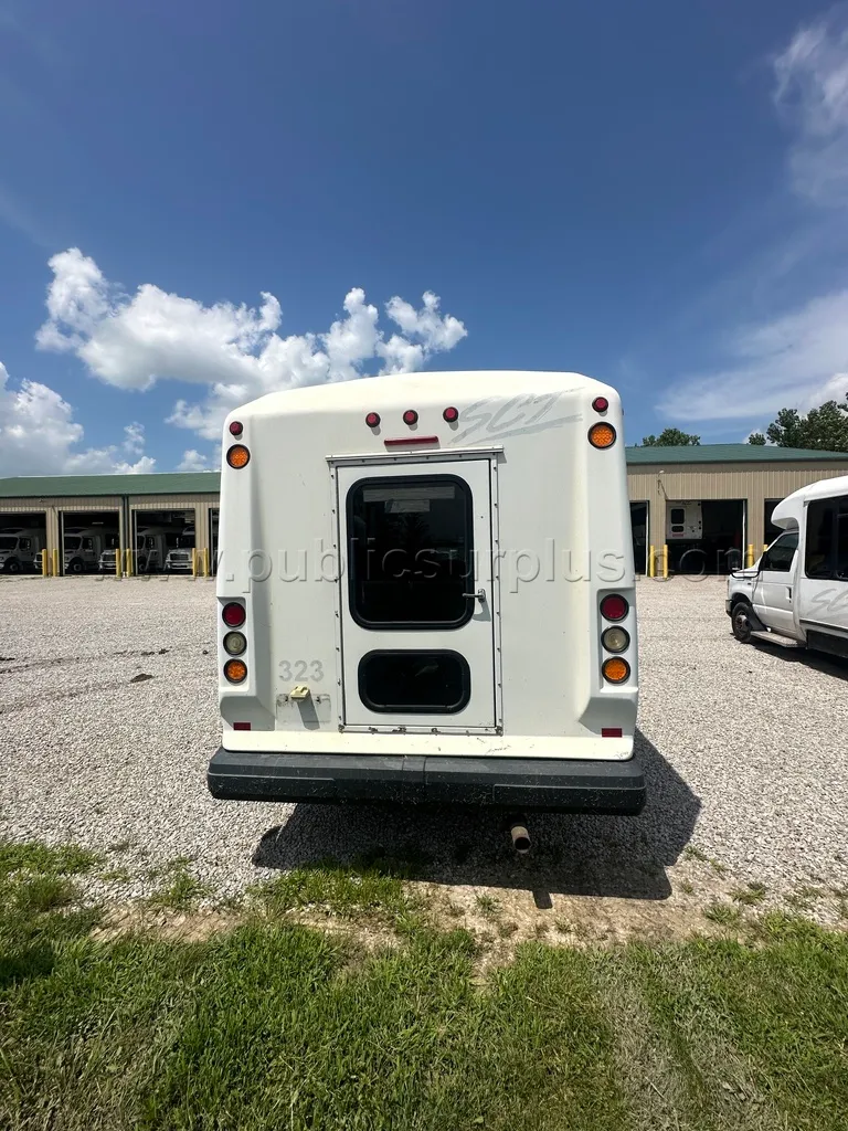 2009 Ford E-350 - 323 - photo 4