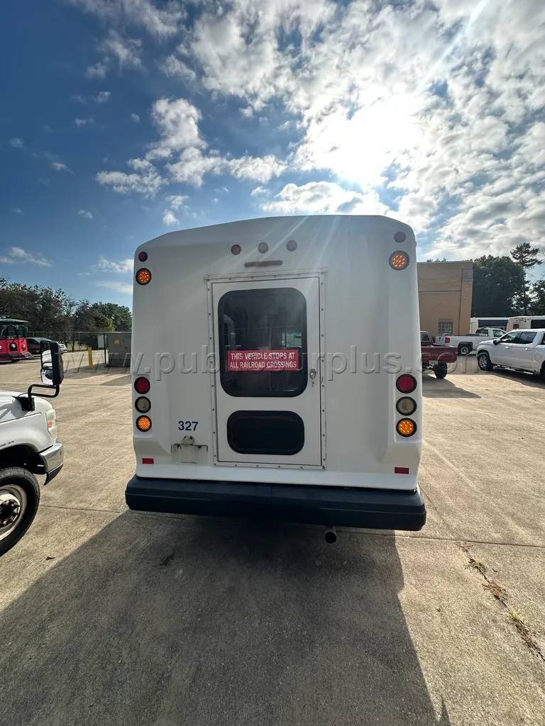 2009 Ford E-350 - 327 - photo 4