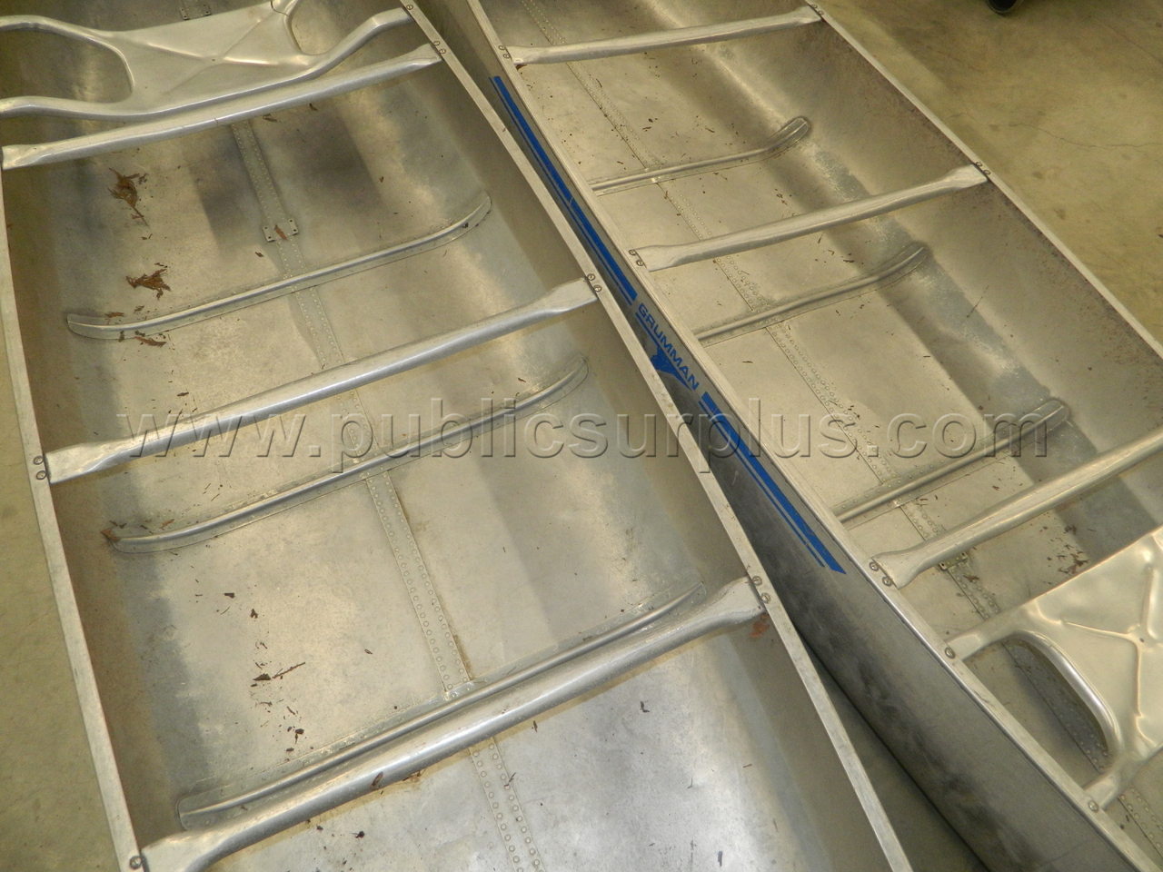 LOT OF 2 1980's GRUMMAN CANOES - photo 2