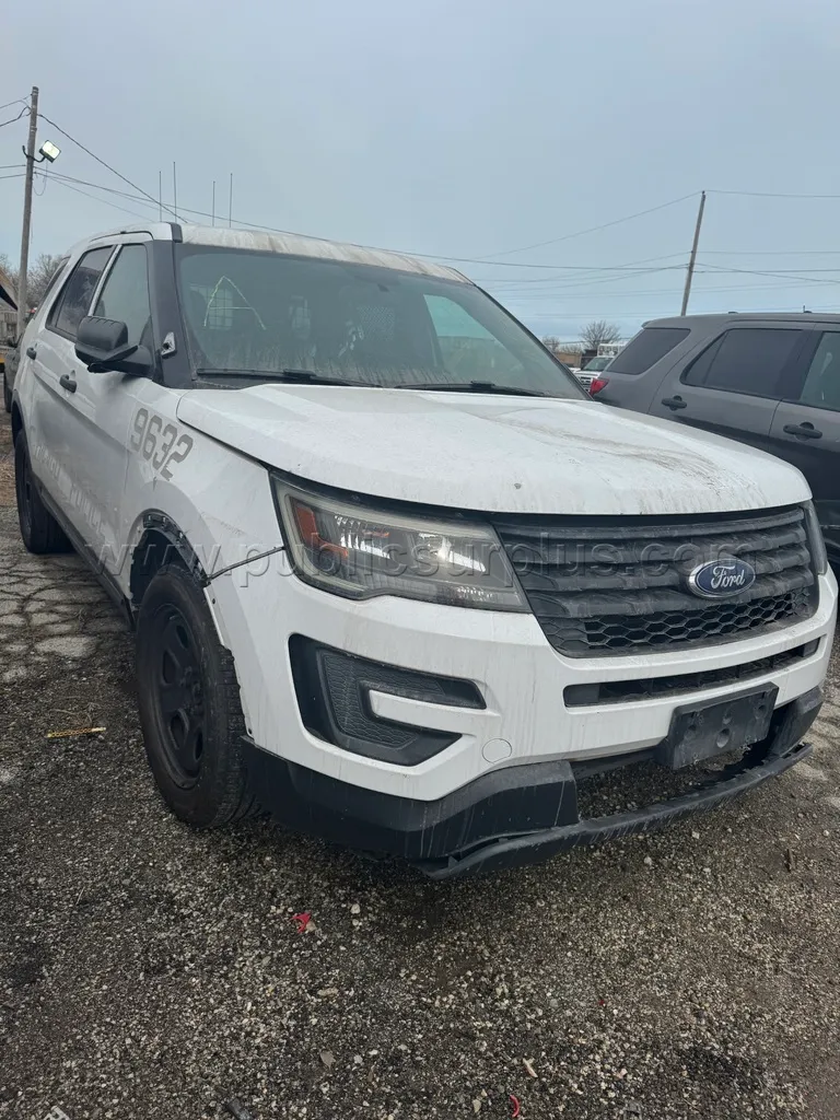 2017 FORD EXPLORER - photo 2