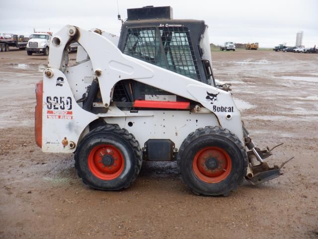 2003 Bobcat S250 Skid Steer Loader(E310)(Located near Youngstown, AB)
