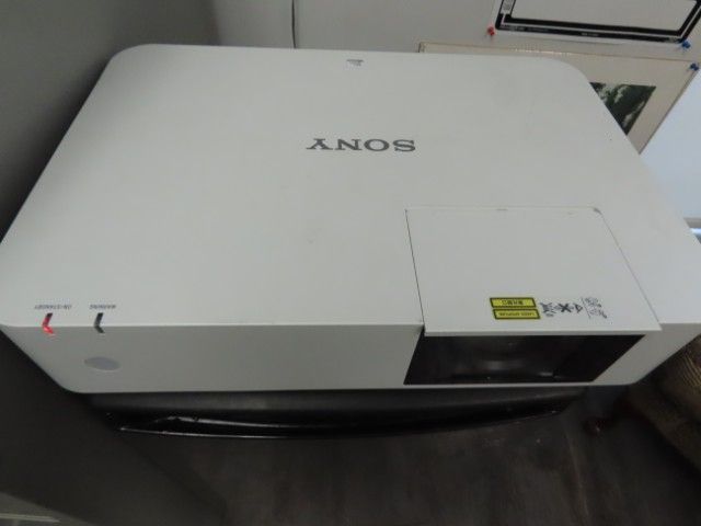 Sony VPL-PHZ10 Data Projector(S) - photo 1