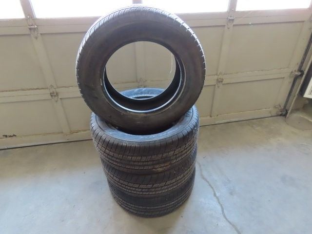 Set Of 4 Toyo 265/60R18 Tires M+S (P) - photo 1