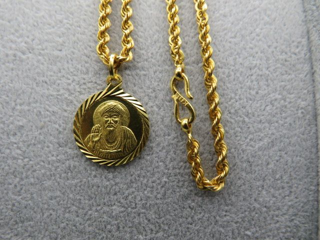 22 Karat Gold Rope Link Necklace & Pendant (S)