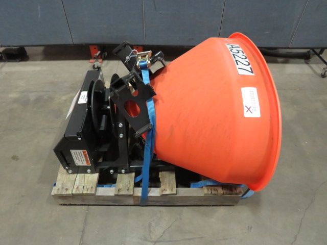 Kubota V-5002A Spreader (S)