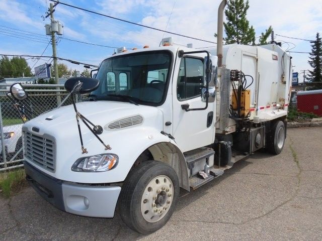 2015 Freightliner M2106 Garbage Truck VIN:1FVACXDT1FHGP3700 (P)