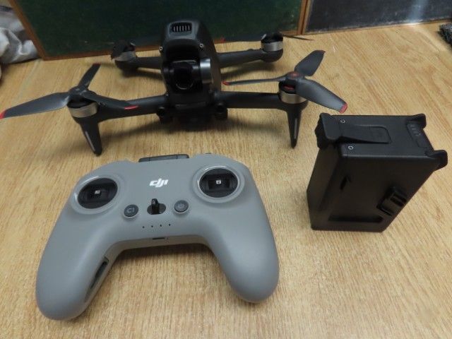 DJI FPV Drone/Controller(S)
