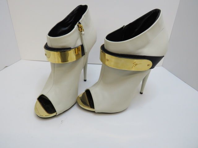 Cream Peep Toe Ankle Boots (S)