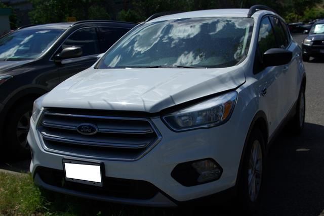 2018 Ford Escape SE VIN:1FMCU9GD5JUC95701 (OFF)