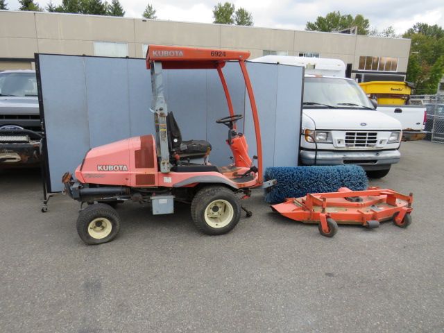 Kubota Ride-On Mower Unit# 6924 (S)