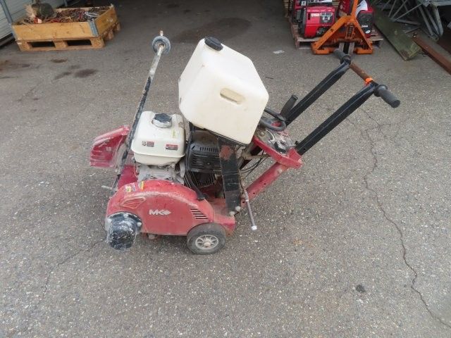 MK Diamond MK-1613H Premium Concrete Saw (V)
