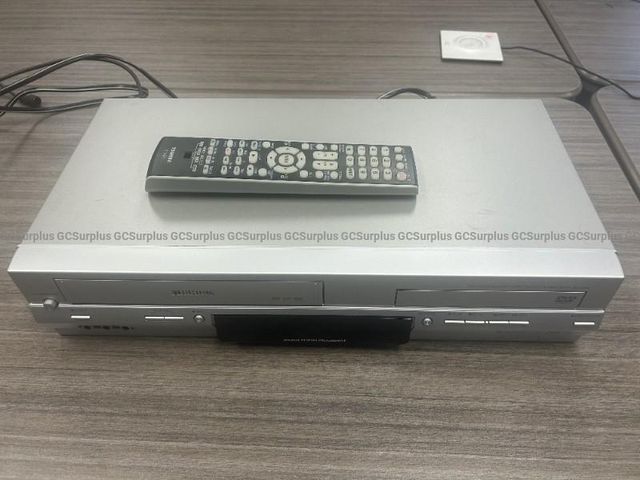 2 DVD/VCR Players