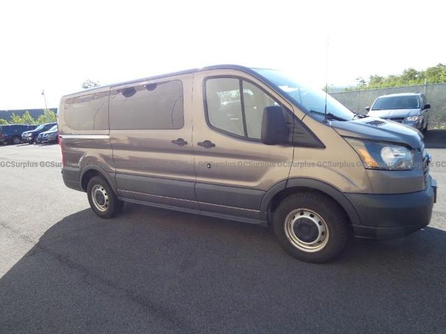 2016 Ford Transit 150 Wagon Low Roof XL (83,701 km)