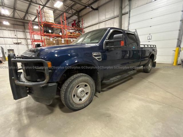 2009 Ford F-250 SD XL Crew Cab 4WD