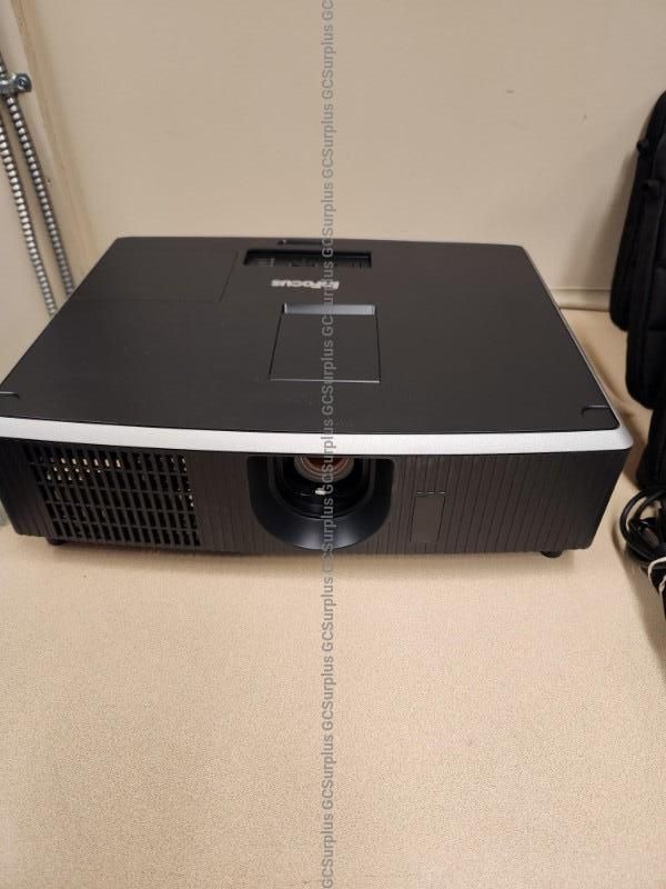 InFocus IN5122 LCD Projector