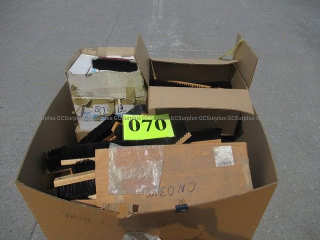 Broom Heads - photo 1