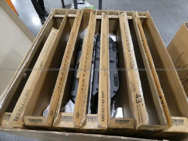 7 Assorted 32" Televisions - photo 1