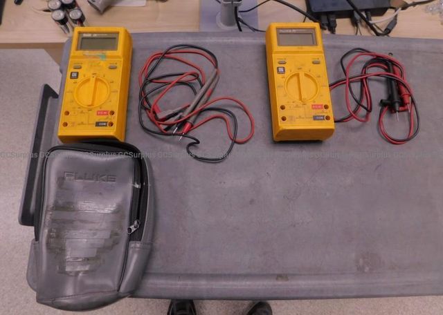 2 Fluke 25 Multimeters - photo 1